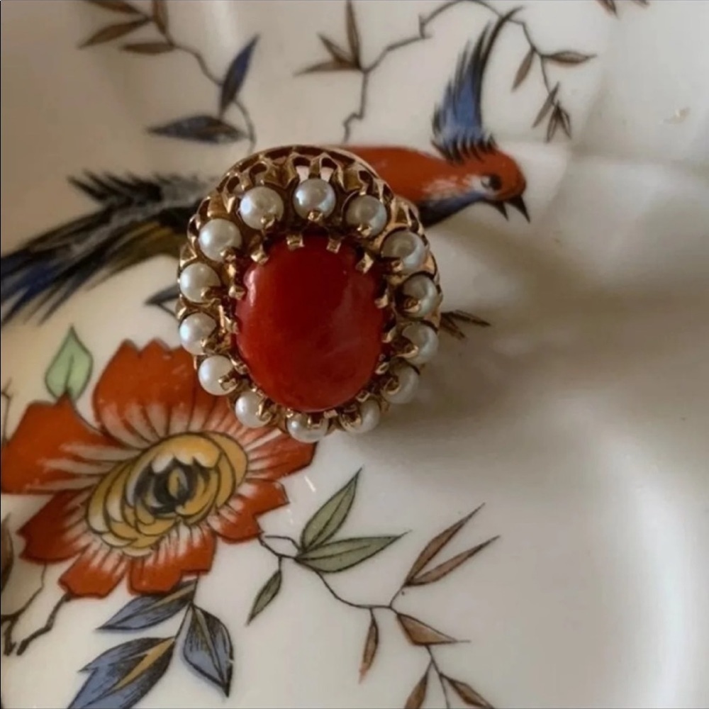 14 KARAT GOLD ANTIQUE RING SIZE 6 CORAL